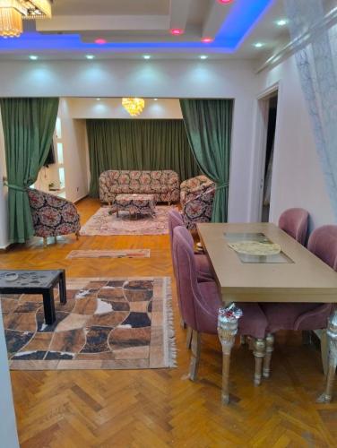 شقة فاخرة ب أحمد عربي