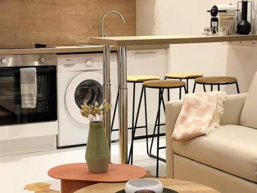 Celine 16 Paris Lumière 2 Bedroom by Eiffel Tower