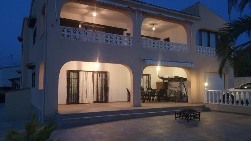 Villa Los Pinos 8F