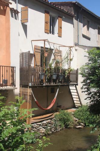 Maison sur la rivière