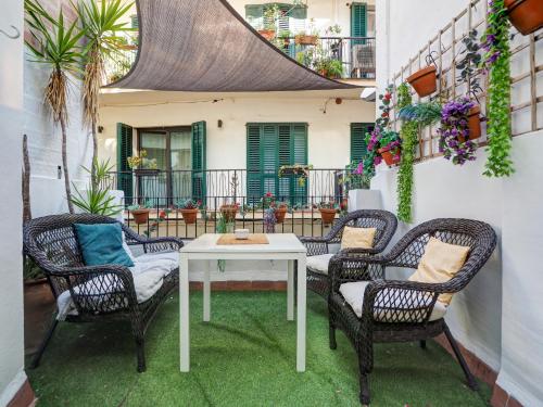 Charming Patio by Hello Homes Sitges