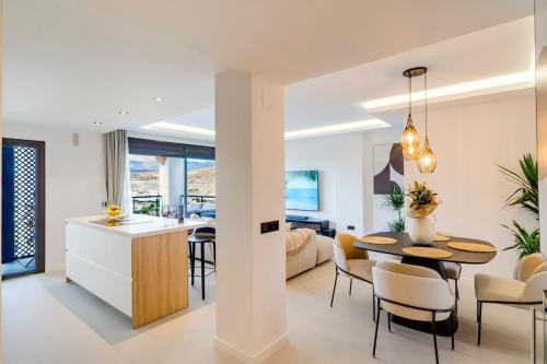 Conde Nest Flat with Wouw Views