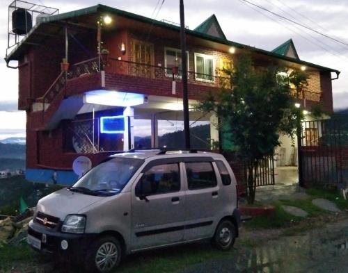 Το κτήριο όπου στεγάζεται  το δωμάτιο σε οικογενειακή κατοικία