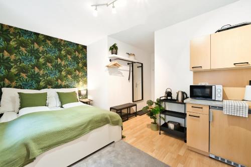 Bright City Apartment Free Parking & 2 Min to Subway