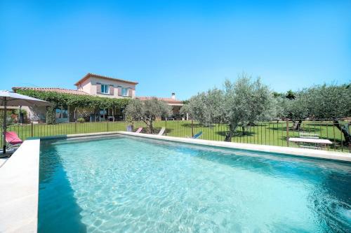 Kolam renang di atau dekat dengan Villa les Oliviers