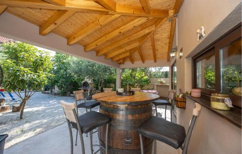 Lovely Apartment In Kastel Stari