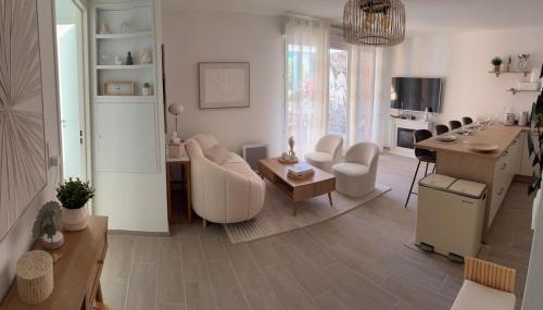 Et tv og/eller underholdning på Le Bougainvillier