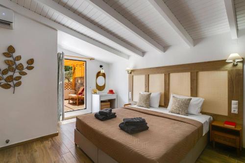 Villa Alpha by Villa Plus