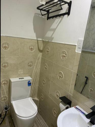 Un baño de Ringruby Hotel, Eso Close