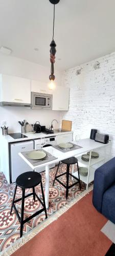 Grand studio avec terrasse - Gare - Metro - Wifi