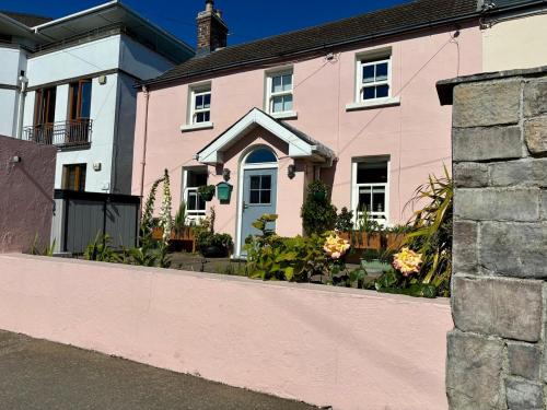 Galeriebild der Unterkunft Village cottage close to beach in Skerries