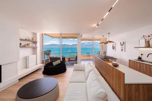 Sea Flow - Luxury seafront Penthouse at Psani Beach