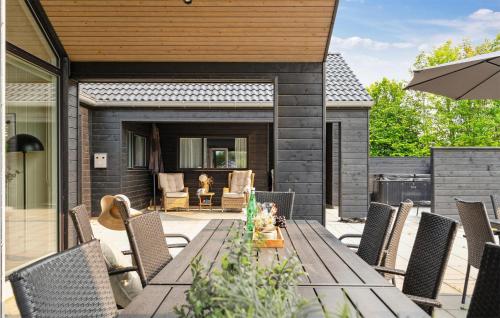 Nice Home In Sydals With Saunaにあるシーティングエリア