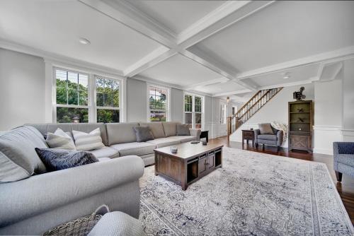 Χώρος καθιστικού στο Luxury Stay In Expansive Historical Home