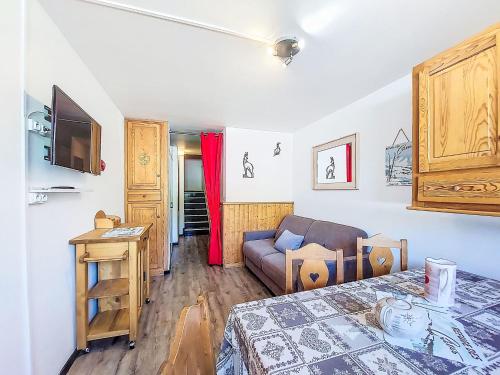 Apartment Les Lauzes C19 by Interhome