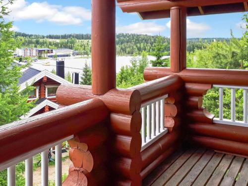 Aussicht vom Balkon eines Blockhauses in der Unterkunft Holiday Home Alppi 7b paritalo by Interhome in Hyrynsalmi