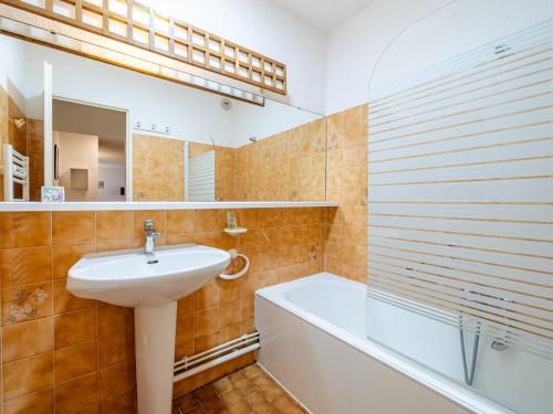 Photo de la galerie de l'établissement Studio familial avec Wi-Fi à Roquebrune-Cap-Martin - FR-1-827-40, à Roquebrune-Cap-Martin