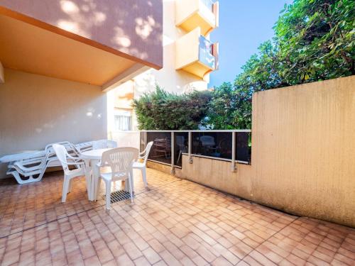 Studio pour 4 avec Wi-Fi illimité, vue mer depuis la terrasse - FR-1-827-40