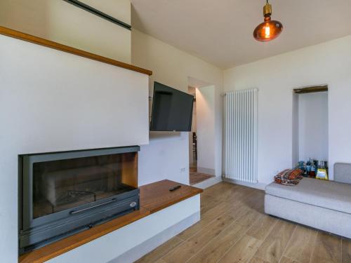 TV a/nebo společenská místnost v ubytování Holiday Home Fanny by Interhome