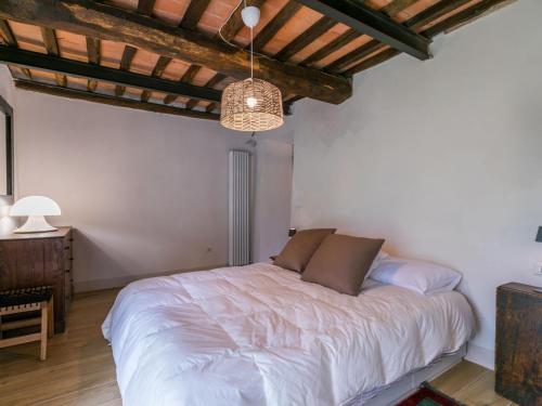 Postel nebo postele na pokoji v ubytování Holiday Home Fanny by Interhome
