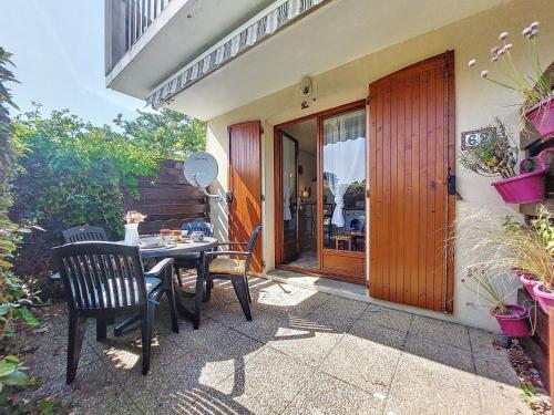 Apartment Jardins de la Palmyre 2-1 by Interhome