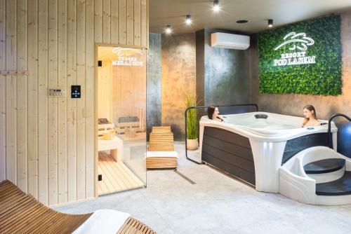 Ένα μπάνιο στο Resort Pod Lasem