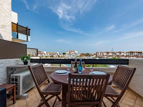 Apartment Palmyra-4 by Interhome