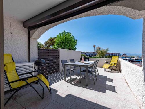 Apartment Palmyra-9 by Interhome