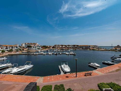 Apartment Palmyra-5 by Interhome