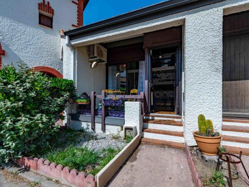 Holiday Home Sombrero-7 by Interhome