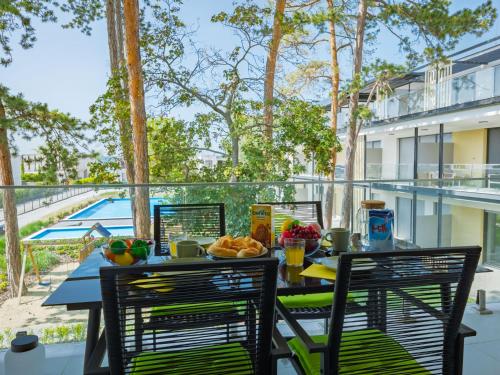 Makanan di atau berdekatan apartmen