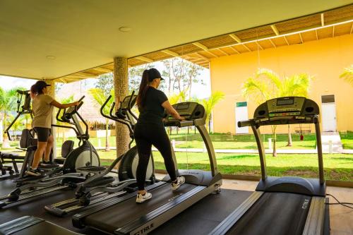 Fitness centrum a/nebo fitness zařízení v ubytování Bella Terra Laguna Azul Resort & Spa