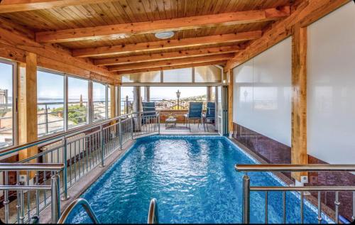 Villa Ana Selce s bazenom i panoramskim pogledom na more