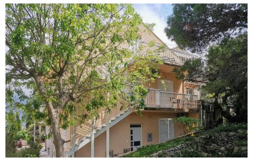 Amazing Apartment In Cavtat With Wifi