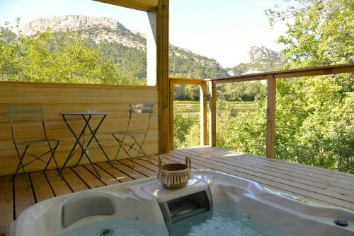 Treehouse Lodge In The Dentelles De Montmirail