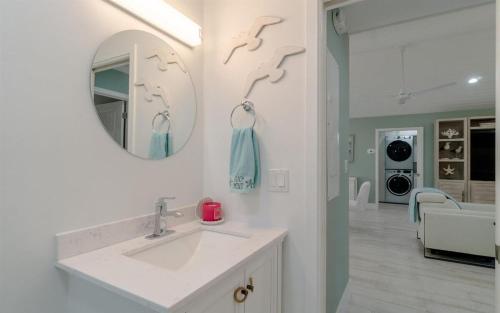 Koupelna v ubytování Villa Franchella - Waterfront Luxury Home, Pool, 45 Dock