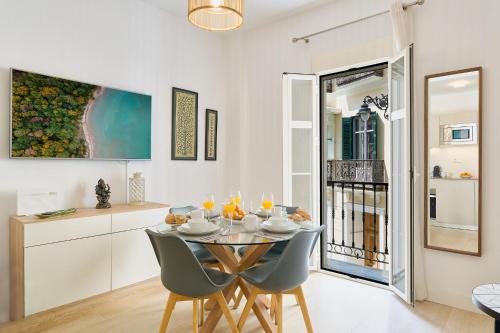 Hoyo de Esparteros by Lovely Rentals