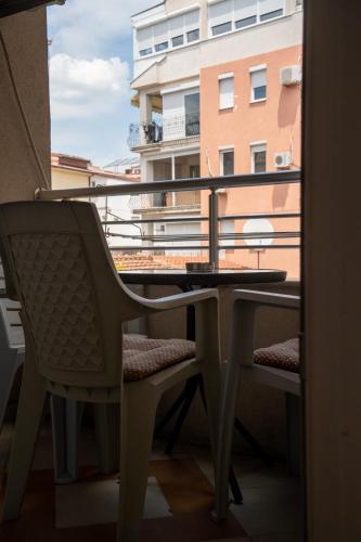 Rõdu või terrass majutusasutuses Diamond central 1
