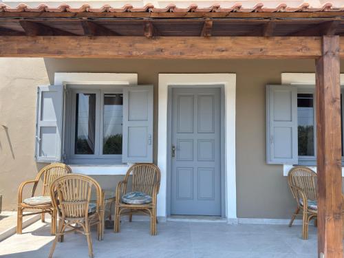 Φωτογραφία από το άλμπουμ του Olga's Sea View Studios, 400m from Ipsos Beach στον Ύψο