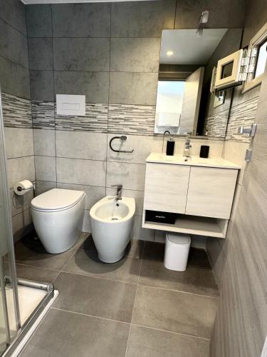 Bany a AL CUOR NON Si COMANDA