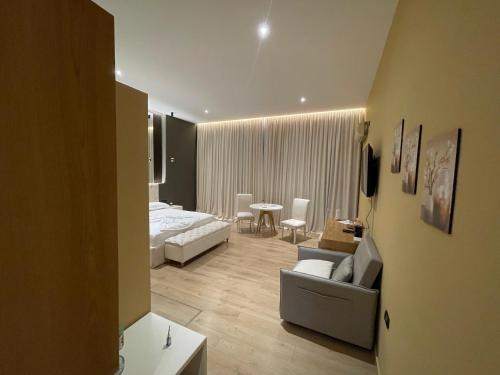 Cama o camas de una habitación en Luxury Jacuzzi Suite- Astir,Tirana