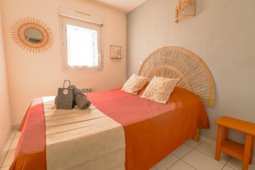 Calia by Pom, parking, piscine