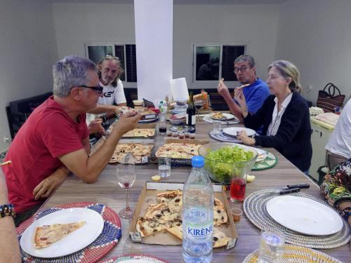 Φαγητό σε αυτός ο ξενώνας ή κάπου εκεί κοντά