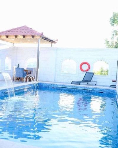 Φωτογραφία από το άλμπουμ του Andalusia vella σε Rujm al Miḑmār