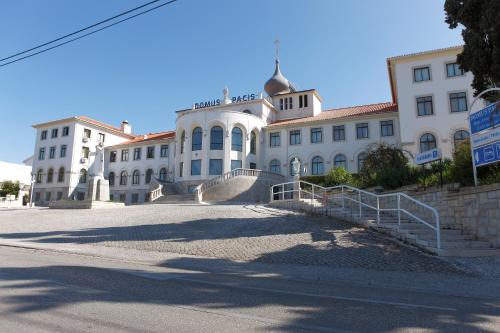 Το κτήριο όπου στεγάζεται  το ξενοδοχείο