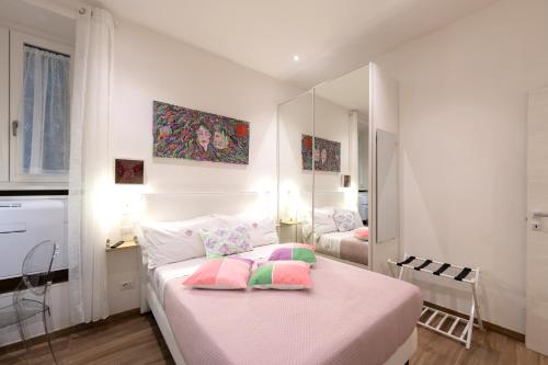 BOHEMIAN PIGNETO RHOME - 2 bdr 2 bath family friendly comfort & elegance - Colosseum at 4 metro stops - Vibrant & secure area, Pigneto metro & historic car free Island at 10 min walk - Easy access to Termini, La Sapienza, Policlinico Umberto I