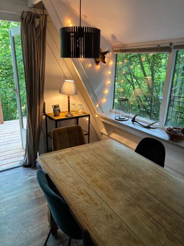 Ένα ή περισσότερα κρεβάτια σε δωμάτιο στο Charming Chalet Whistler in the Heart of Durbuy