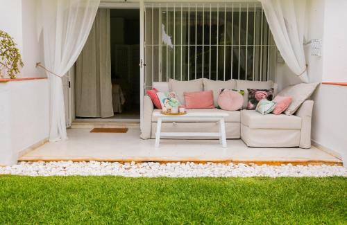 Stylish Boho Chic apartment 10 min walk from beach