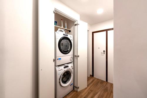 BOHEMIAN PIGNETO RHOME - 2 bdr 2 bath family friendly comfort & elegance - Colosseum at 4 metro stops - Vibrant & secure area, Pigneto metro & historic car free Island at 10 min walk - Easy access to Termini, La Sapienza, Policlinico Umberto I