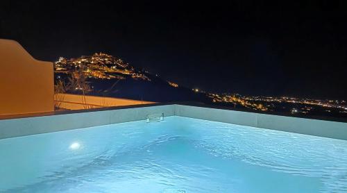 Piscine de l'établissement Martynou View ou située à proximité